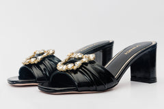 The Micro Black Leather Sandal Universal Fit