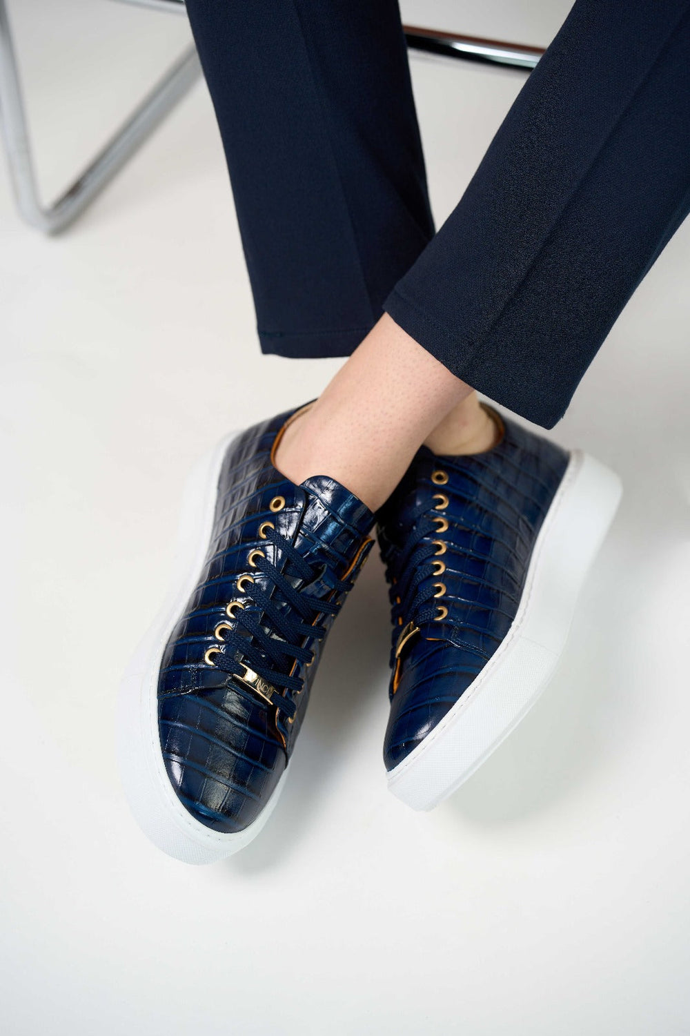 The Dublin Blue Leather Sneaker Universal Fit