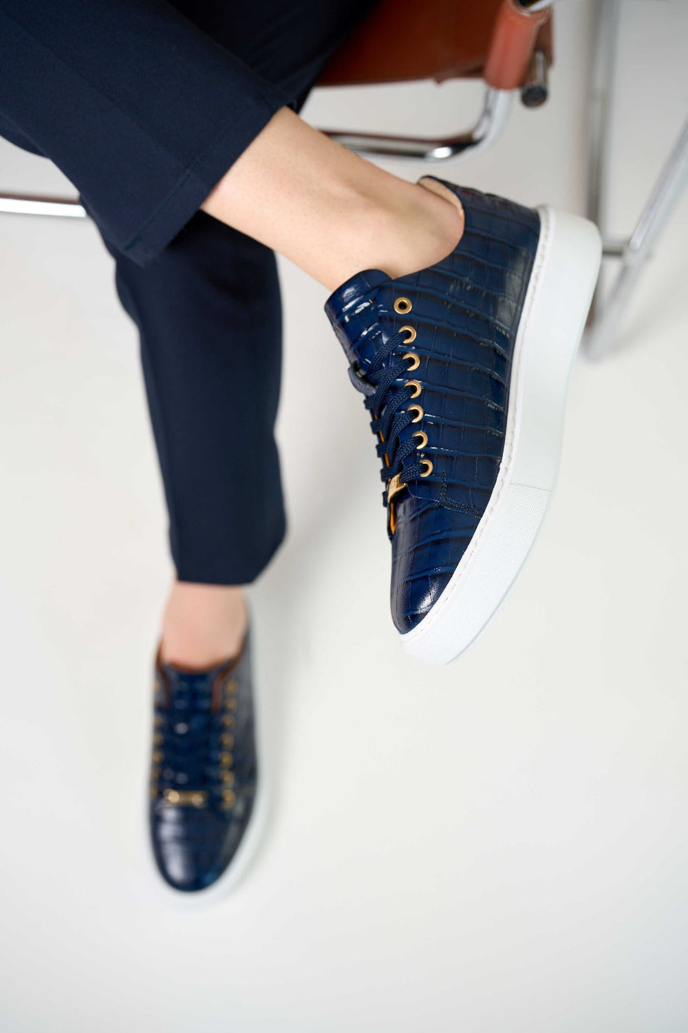 The Dublin Blue Leather Sneaker Universal Fit