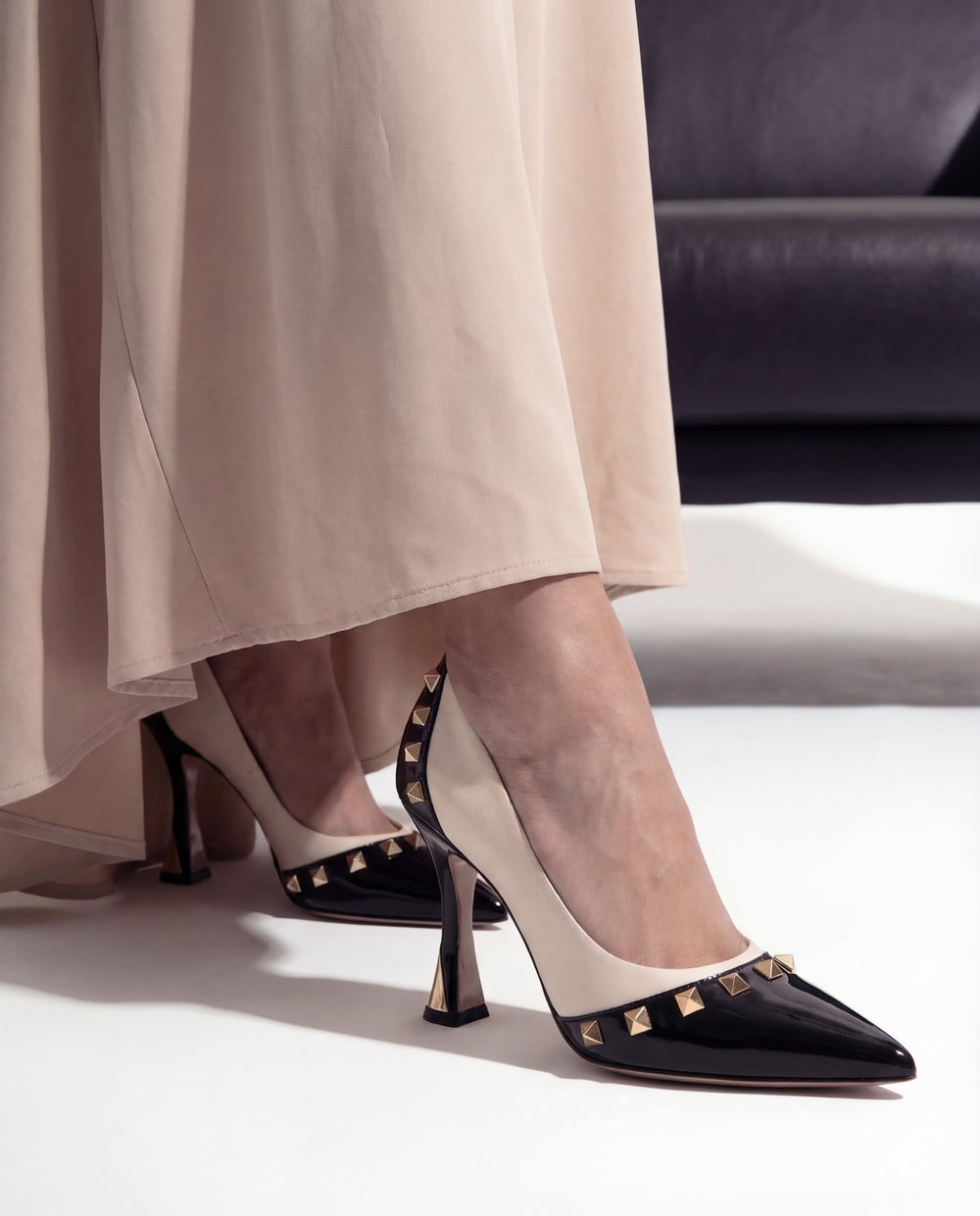 The Bella Vita Studded Beige Black Leather Pump Shoe For Sale