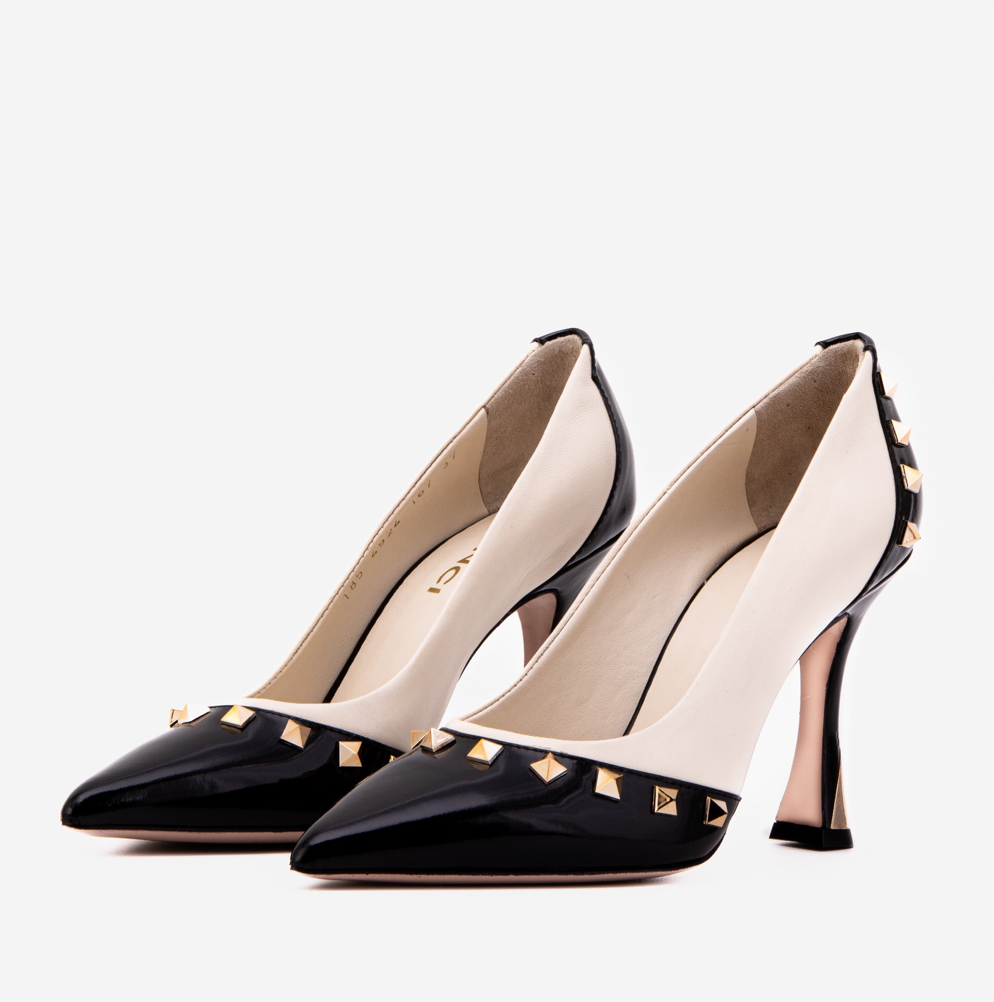 The Bella Vita Studded Beige Black Leather Pump Shoe For Sale