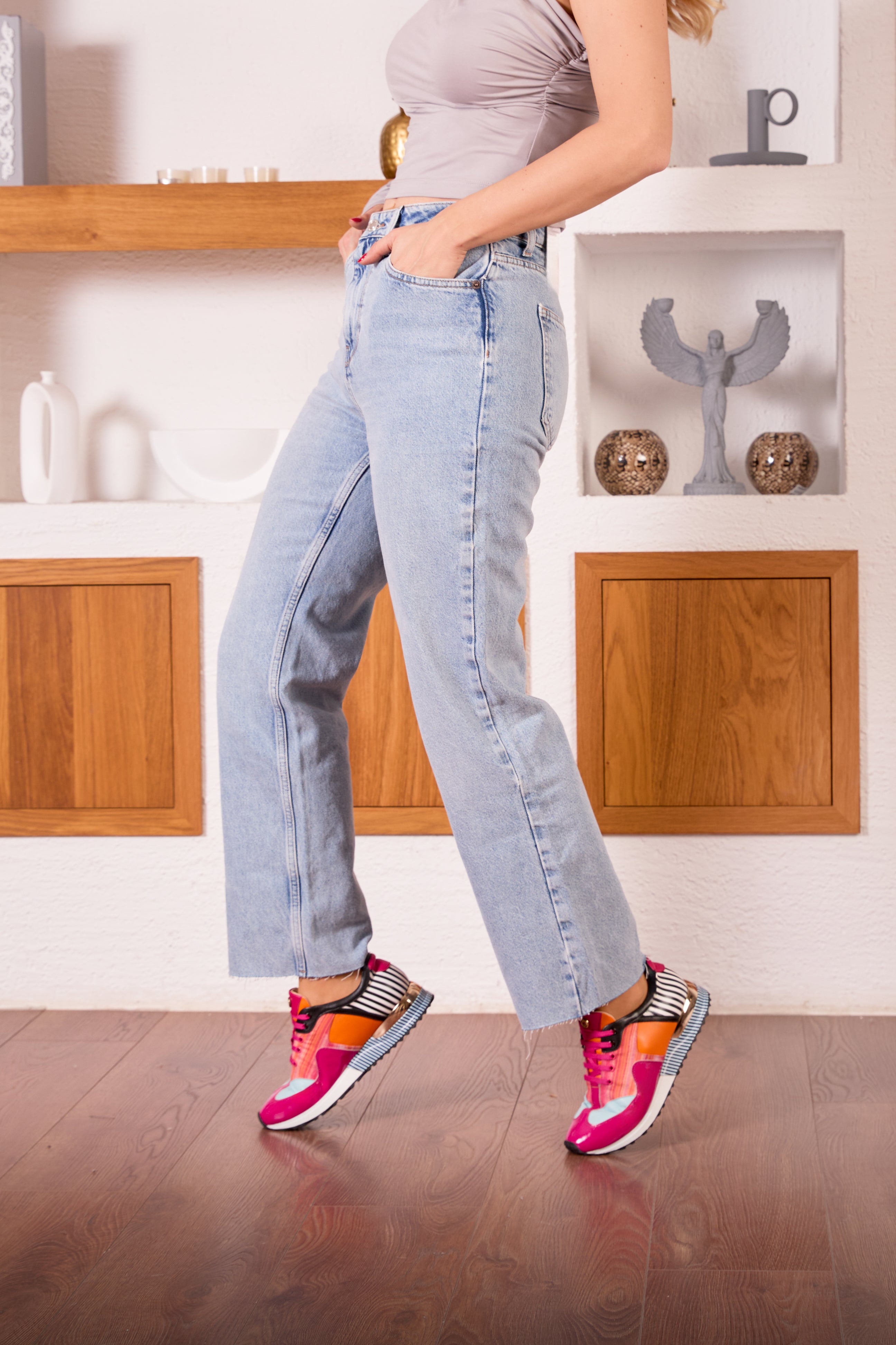 Santa Amaro Multi Color Fuchsia Sneaker Fine Craftsmanship