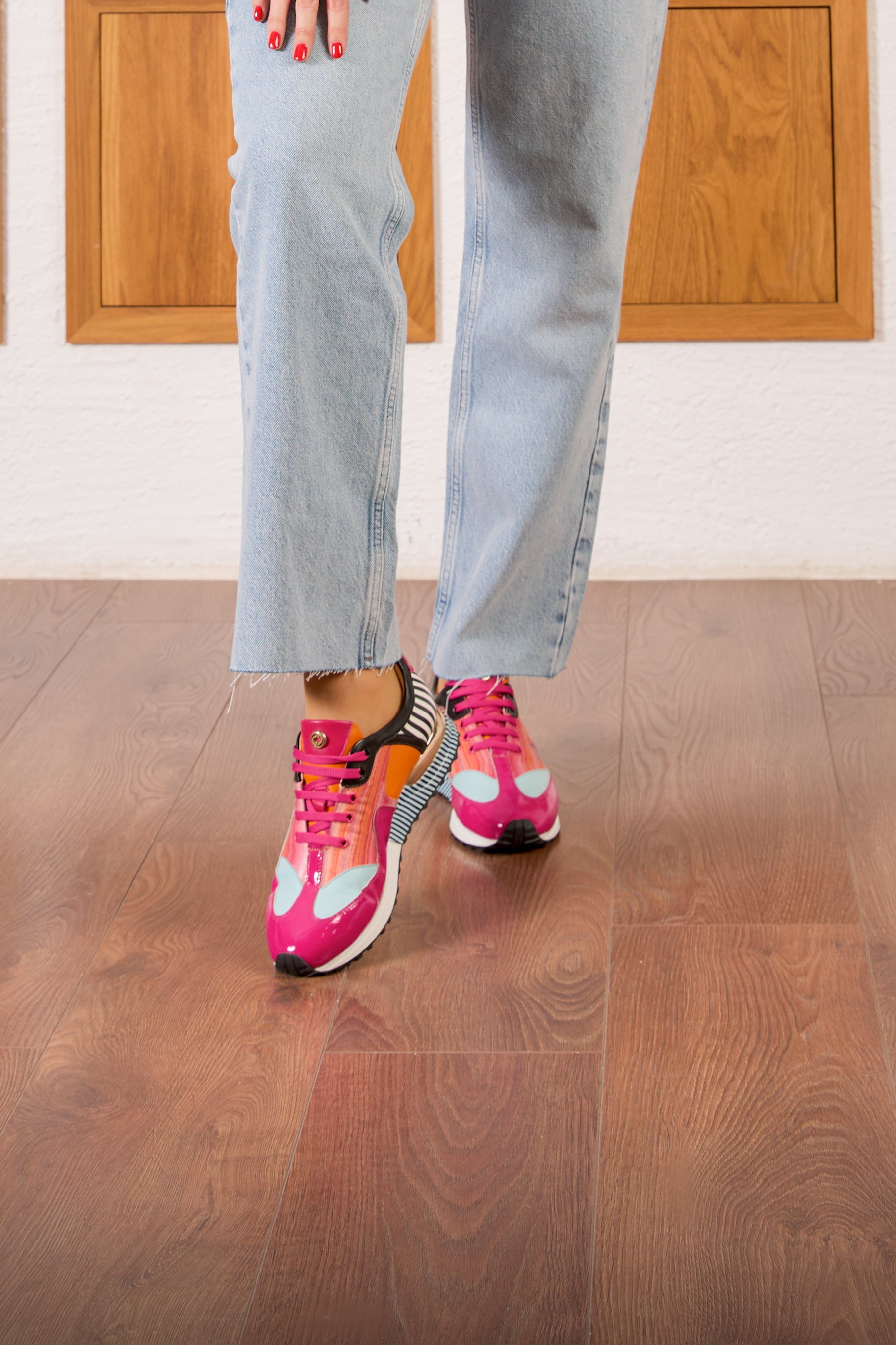 Santa Amaro Multi Color Fuchsia Sneaker Fine Craftsmanship