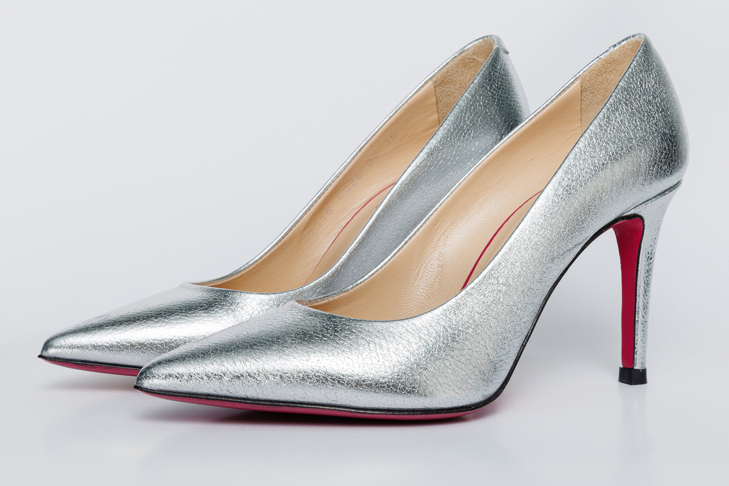 The Ege Silver Leather Pump Fuchsia Sole Shoe For Sale