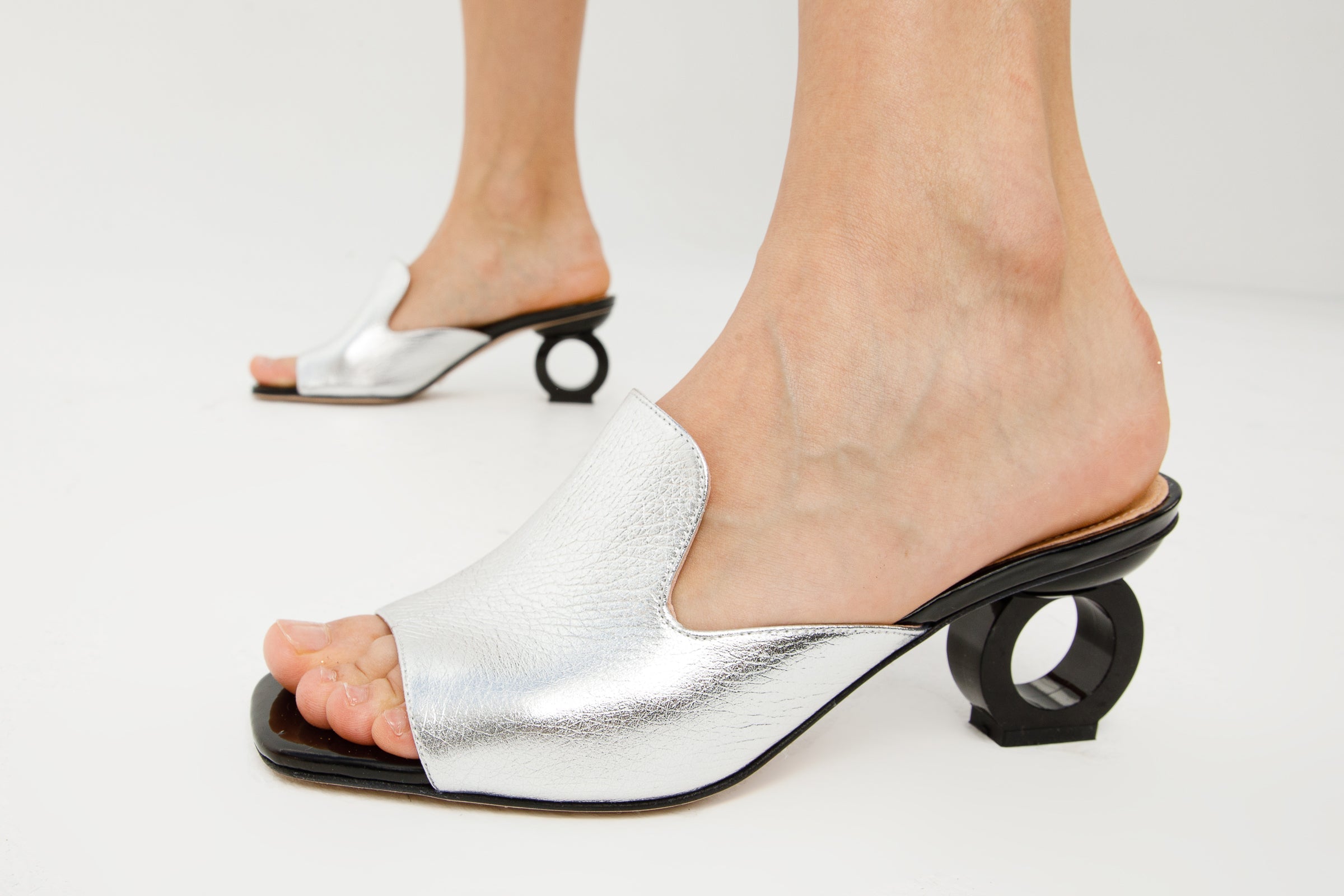 The Tory Silver Leather Sandal Universal Fit