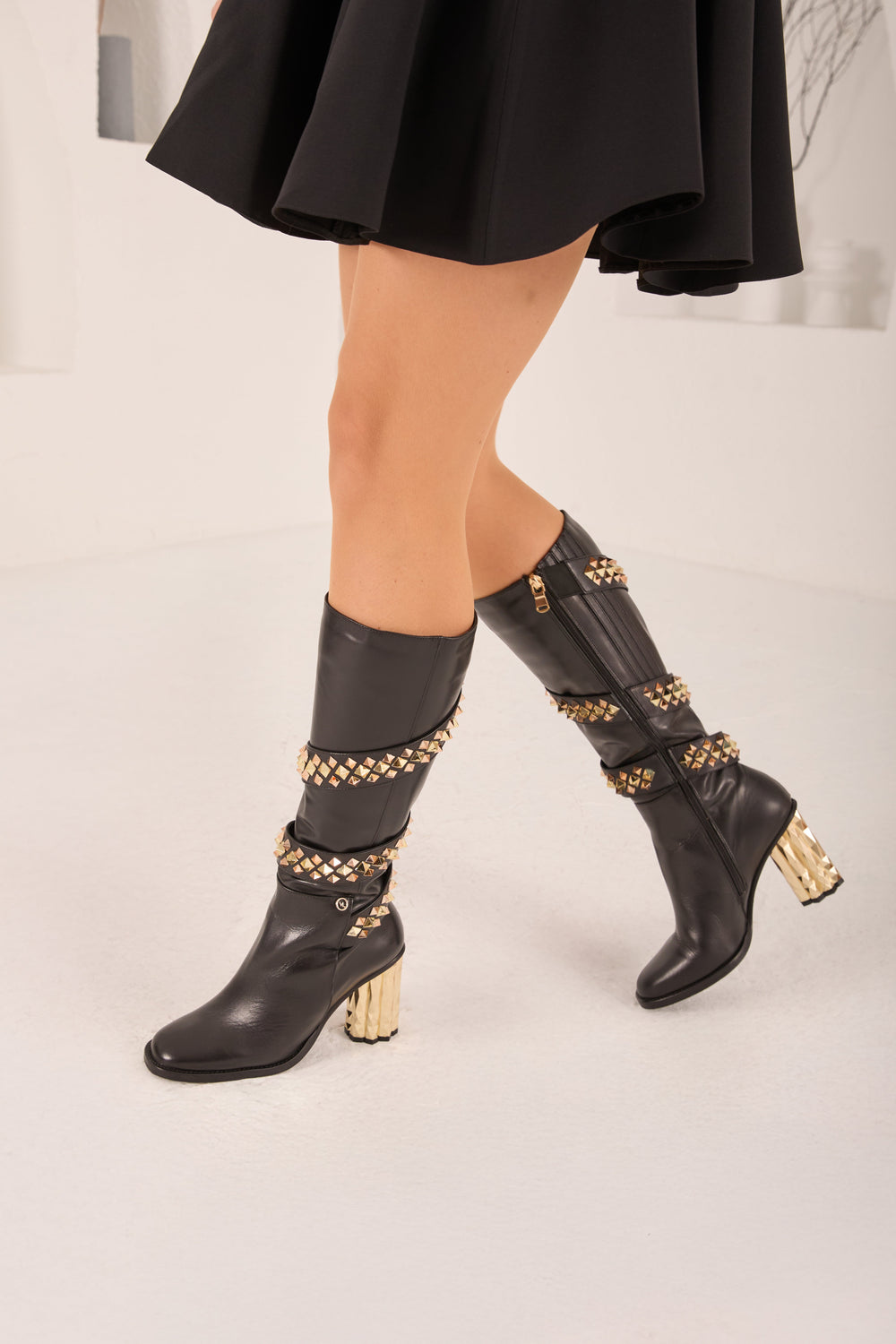 The Gladiator Black Leather Knee High Boot Universal Fit