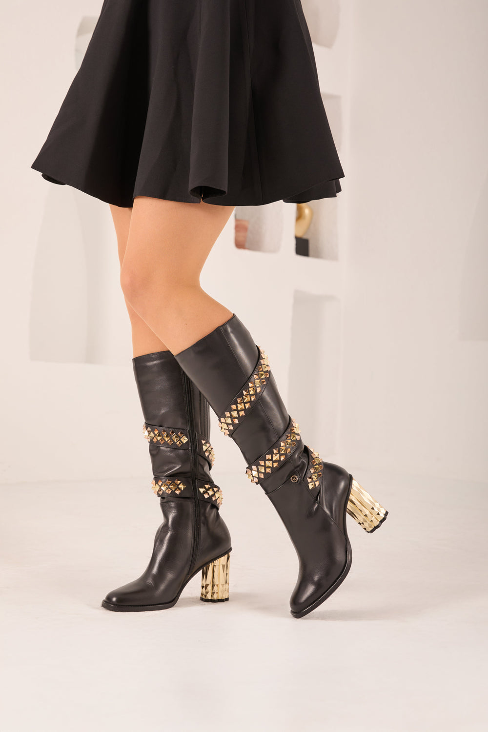 The Gladiator Black Leather Knee High Boot Universal Fit
