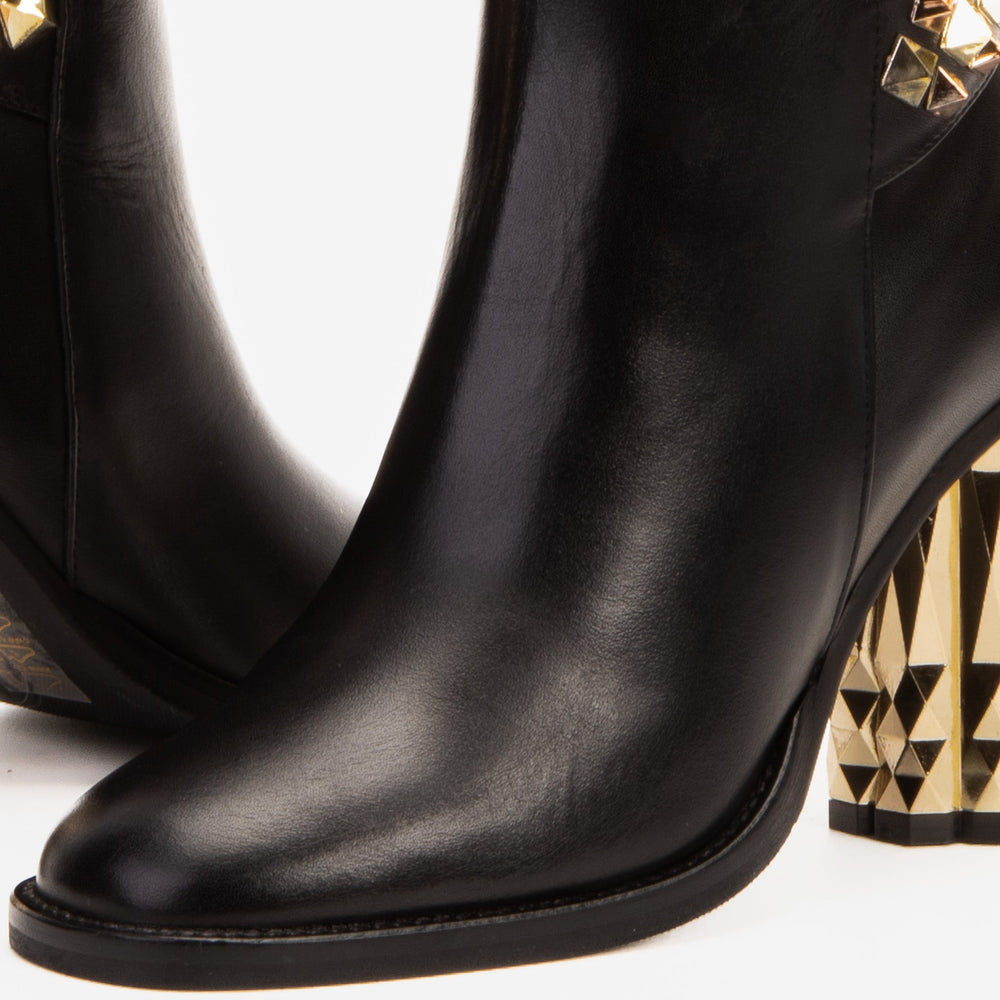 The Gladiator Black Leather Knee High Boot Universal Fit