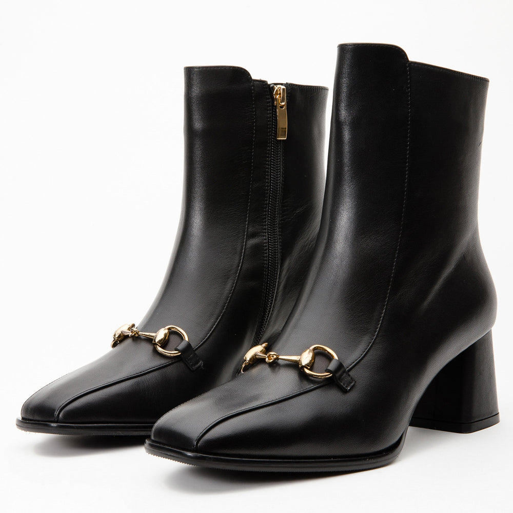 The Bukres Black Leather Block Heel Boot Universal Fit