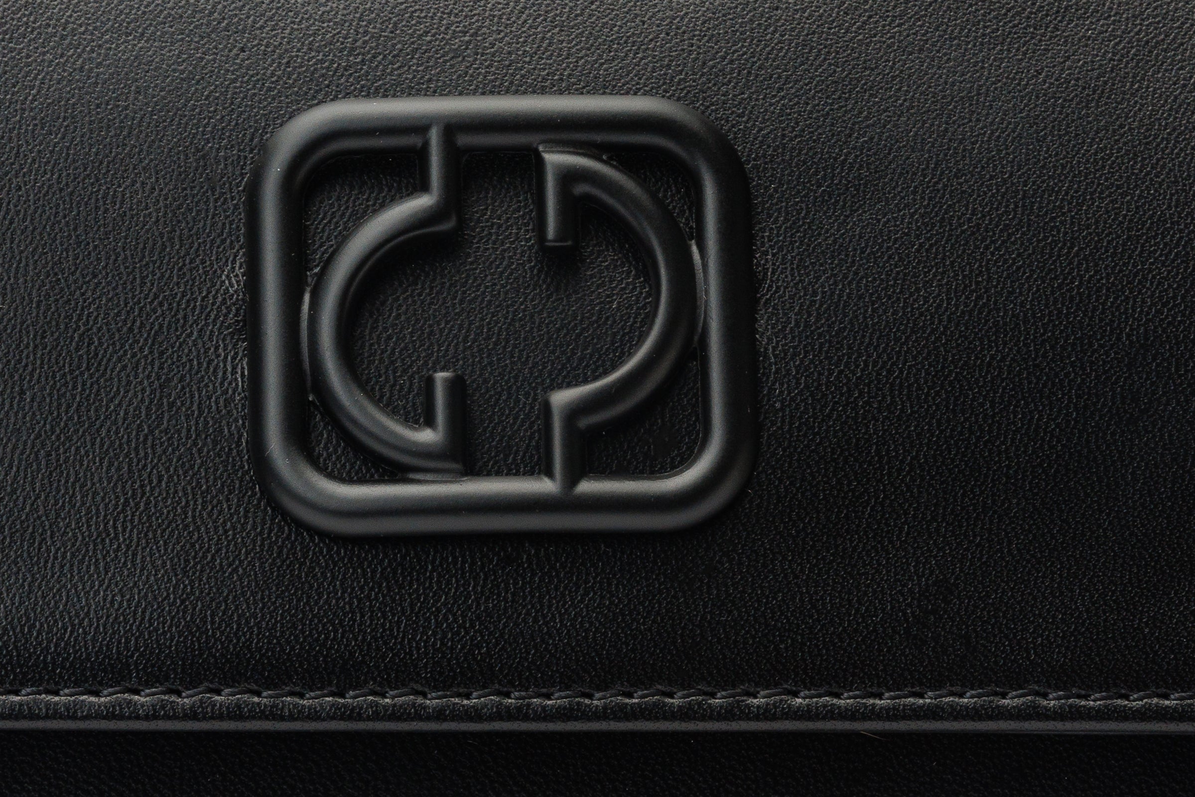 The Maneadero Black Leather Handbag All New