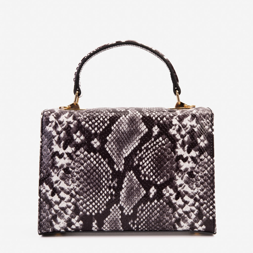 The Venezia Black Leather Handbag Fine Craftsmanship
