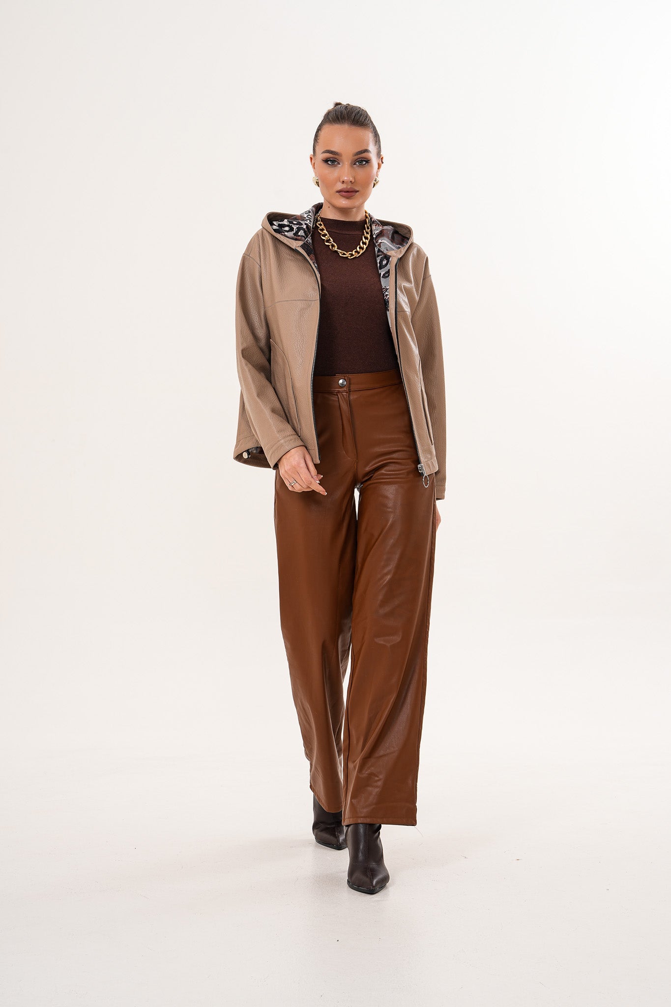 The Calyra Reversible Leather Jacket – Taupe Universal Fit