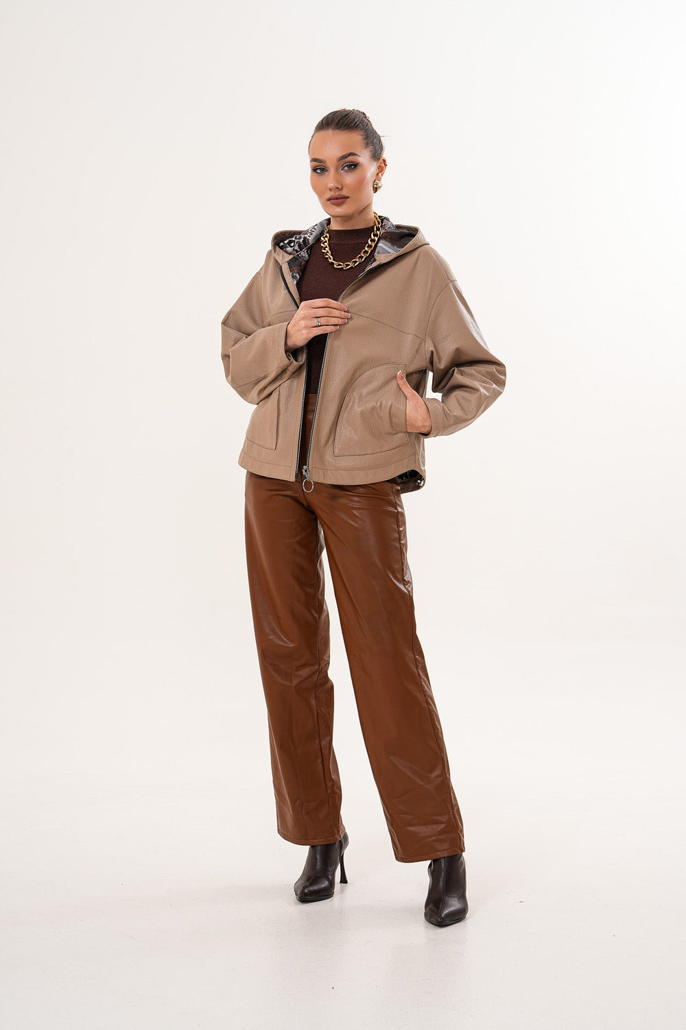 The Calyra Reversible Leather Jacket – Taupe Universal Fit