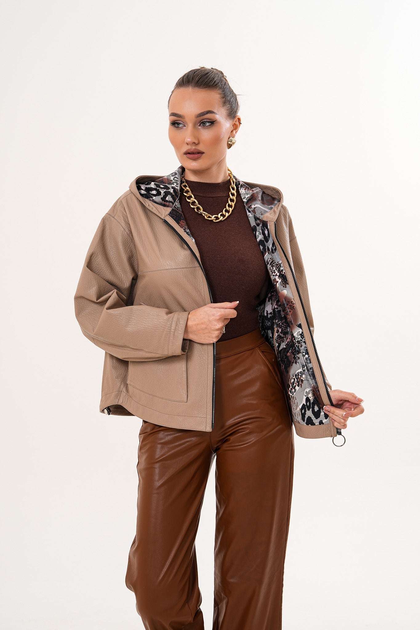 The Calyra Reversible Leather Jacket – Taupe Universal Fit