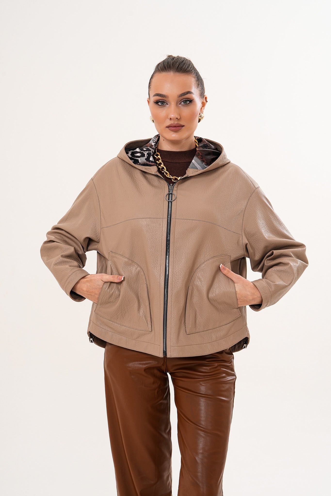 The Calyra Reversible Leather Jacket – Taupe Universal Fit
