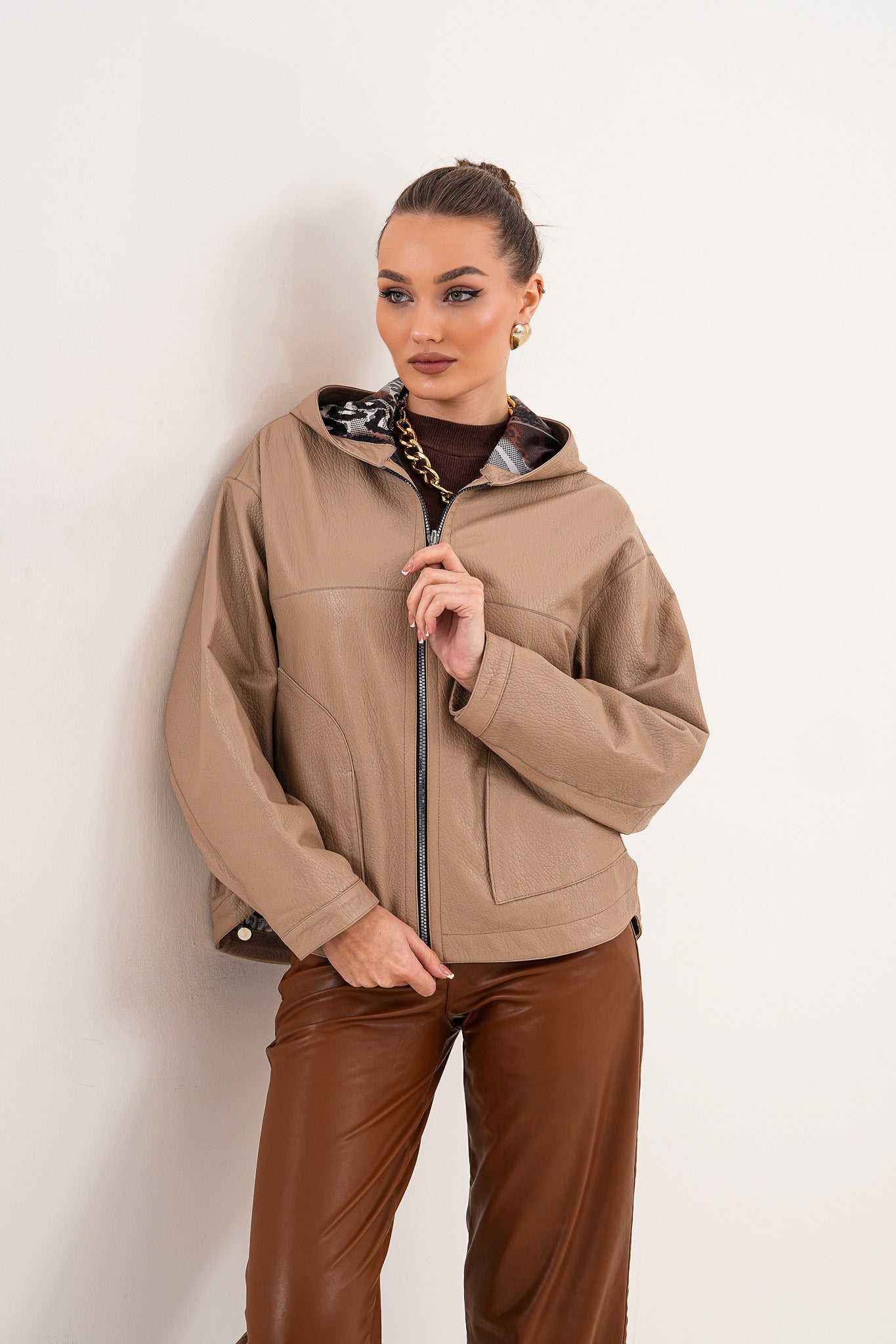 The Calyra Reversible Leather Jacket – Taupe Universal Fit