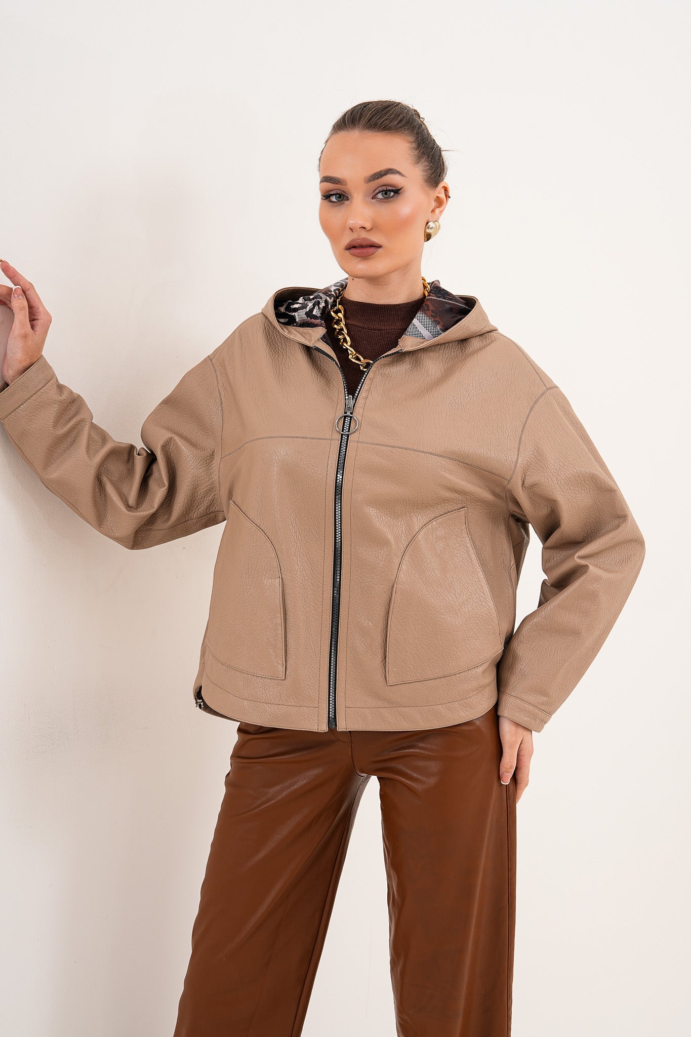 The Calyra Reversible Leather Jacket – Taupe Universal Fit