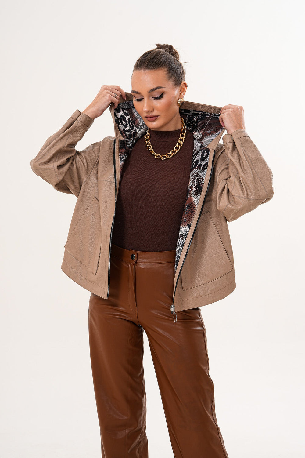 The Calyra Reversible Leather Jacket – Taupe Universal Fit