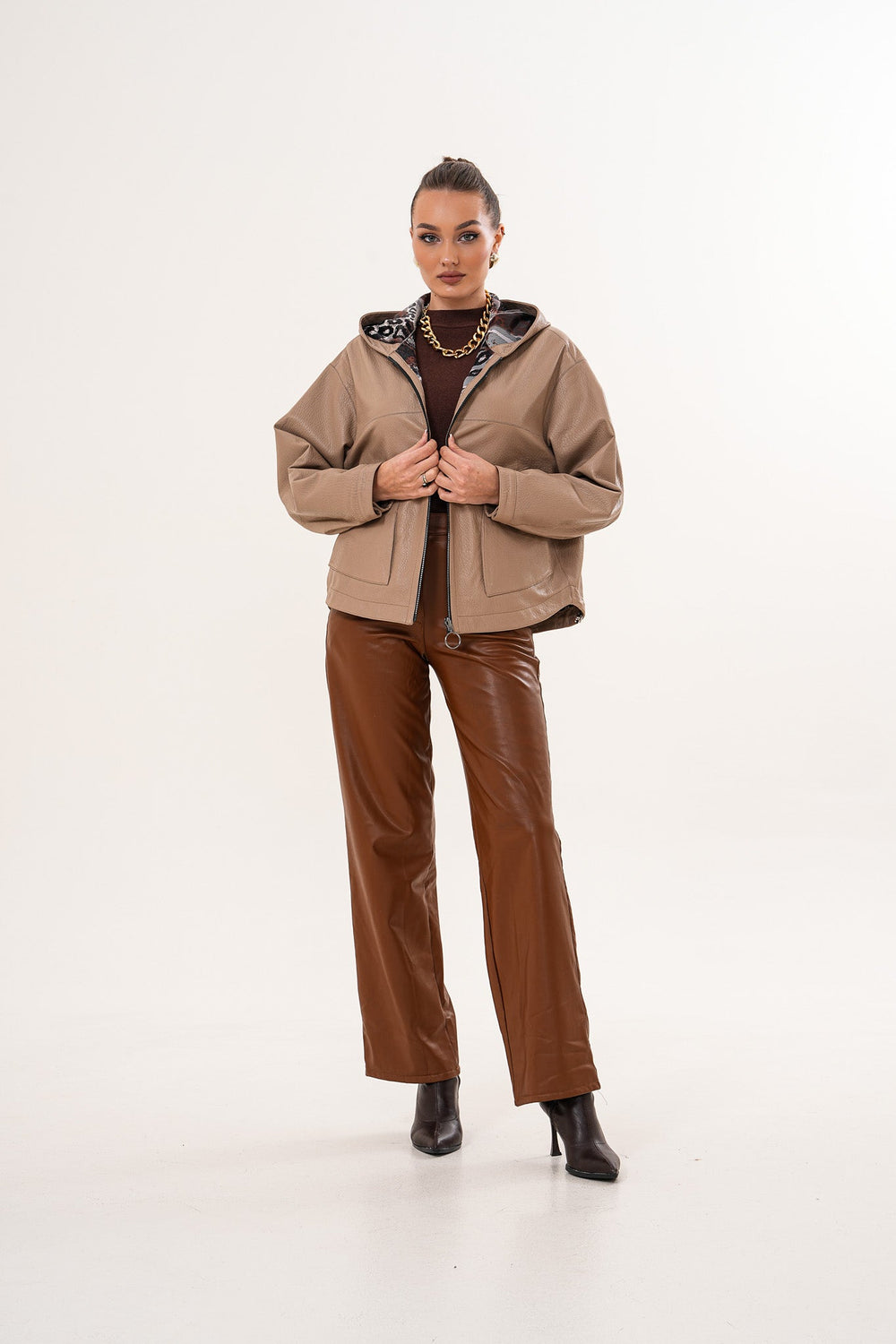 The Calyra Reversible Leather Jacket – Taupe Universal Fit