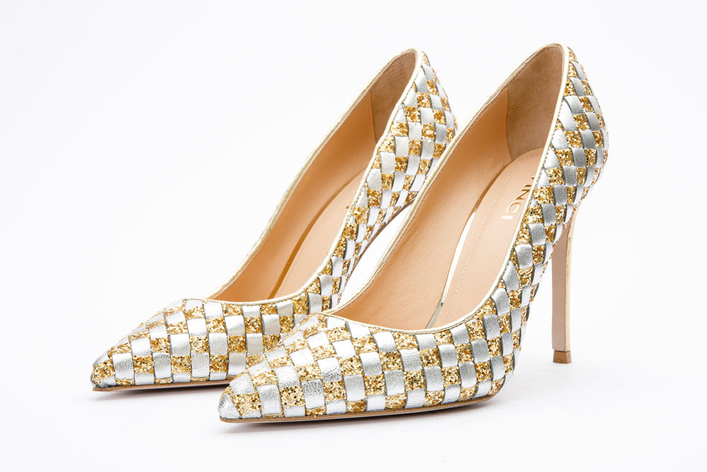 The Saks Tory Gold Silver Handwoven Leather Pump Shoe For Sale