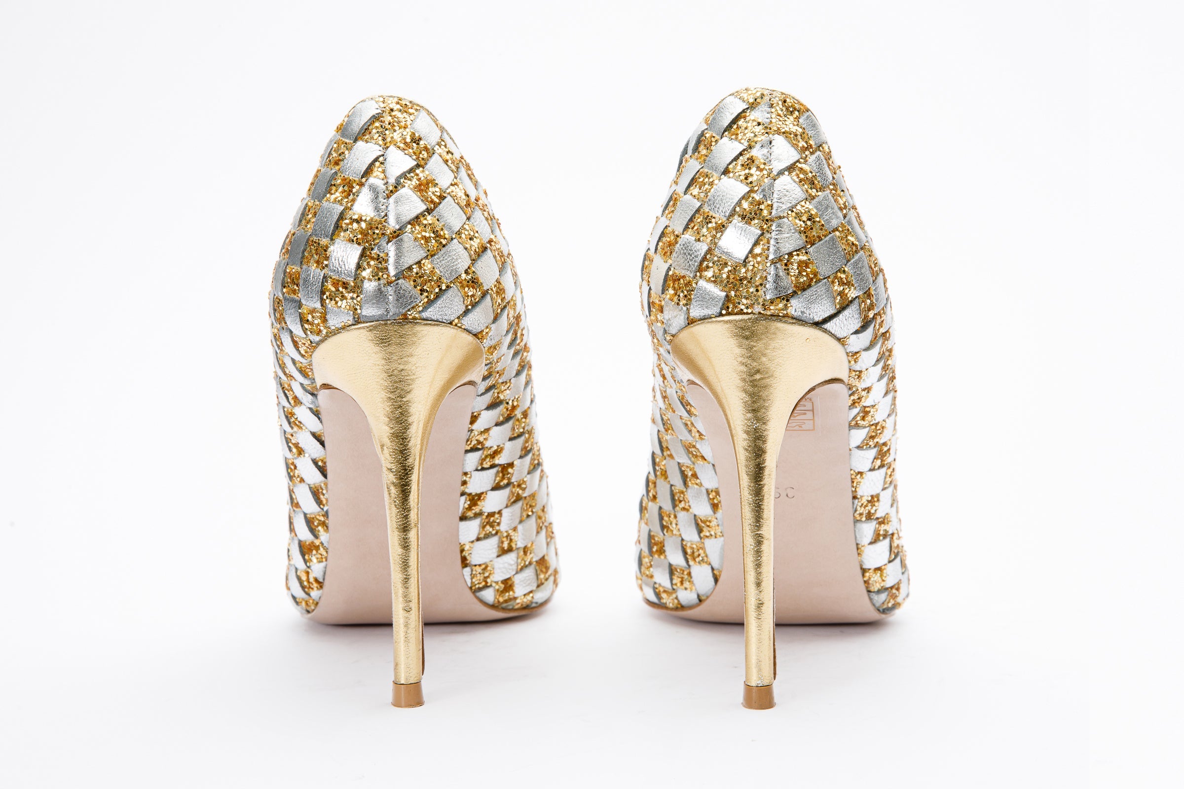 The Saks Tory Gold Silver Handwoven Leather Pump Shoe For Sale