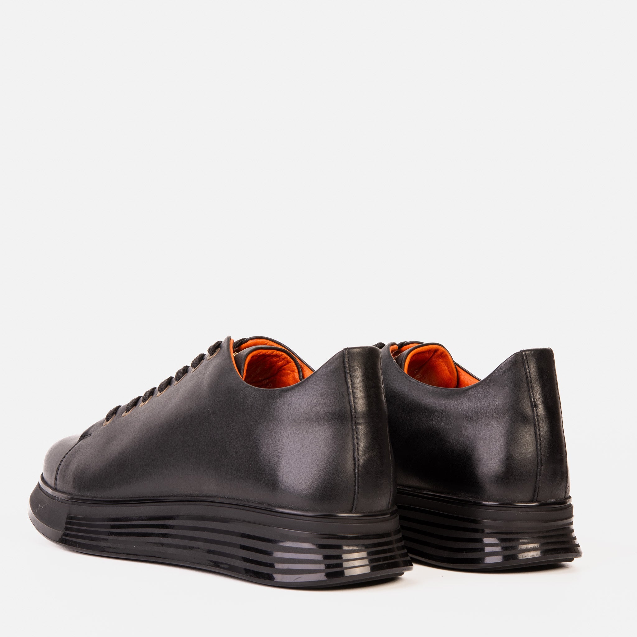 The Peklin Black Leather Sneaker Universal Fit