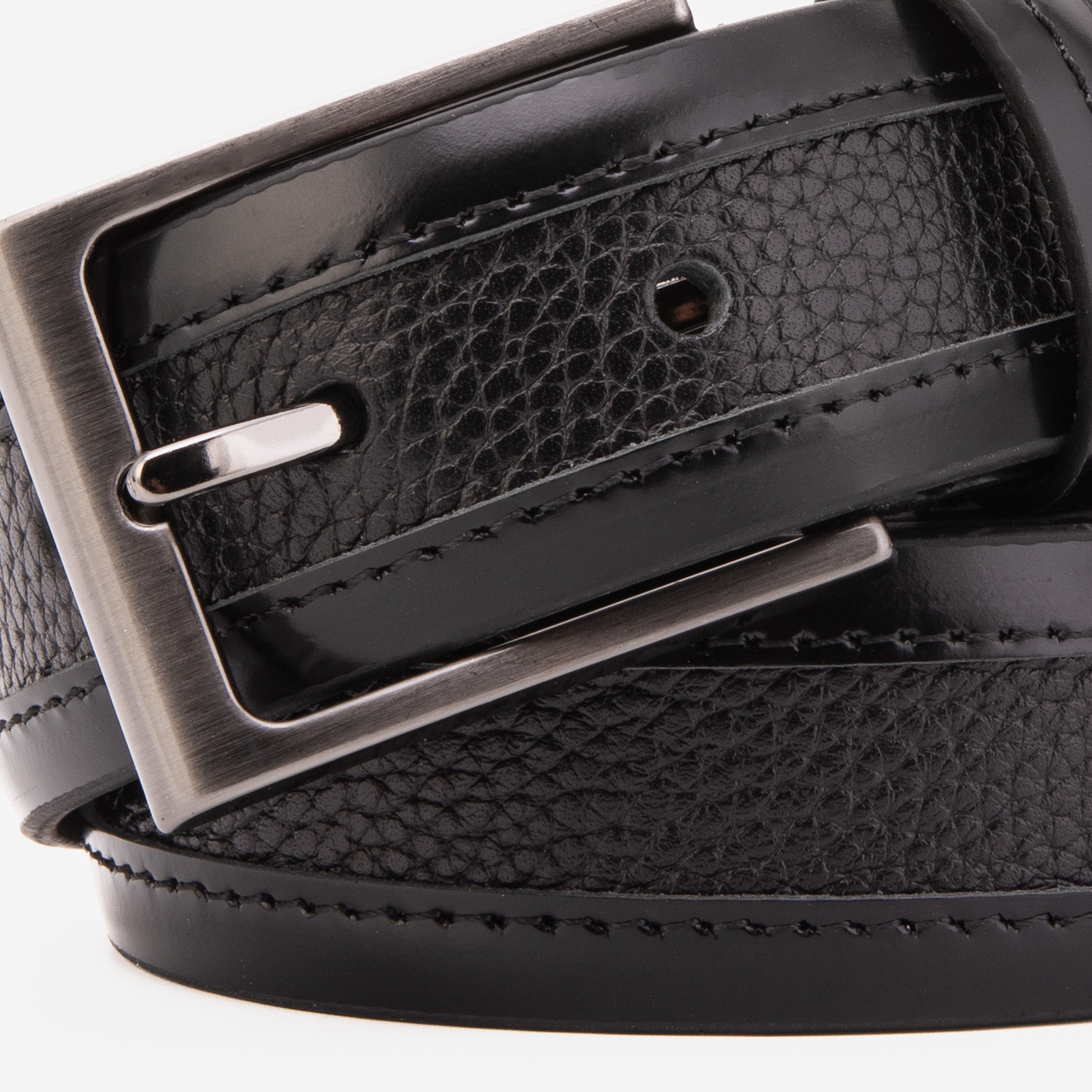 The Everest Rockwell Black Leather Belt For Sale