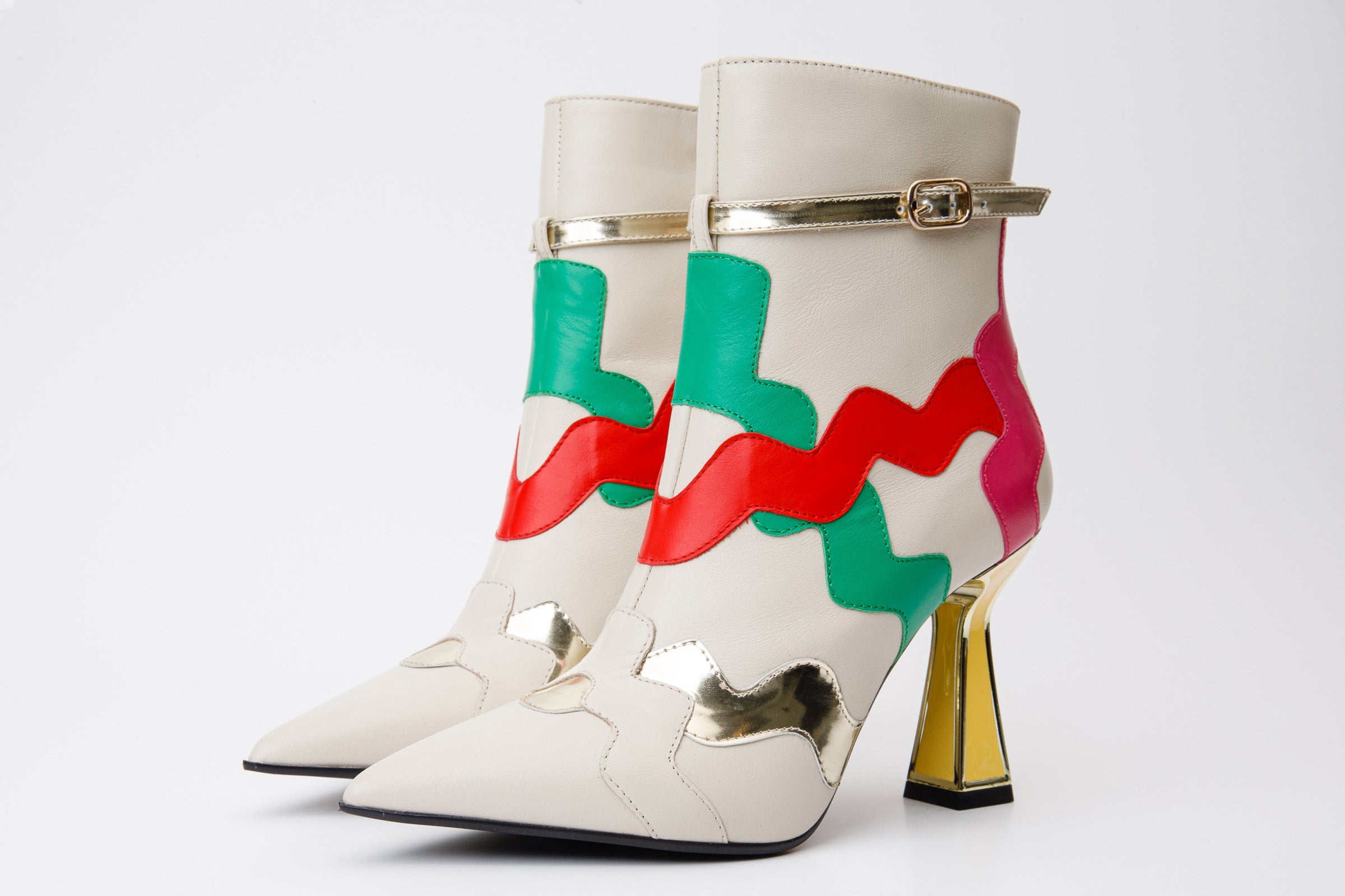 The Tario Cream Leather Ankle Boot Universal Fit
